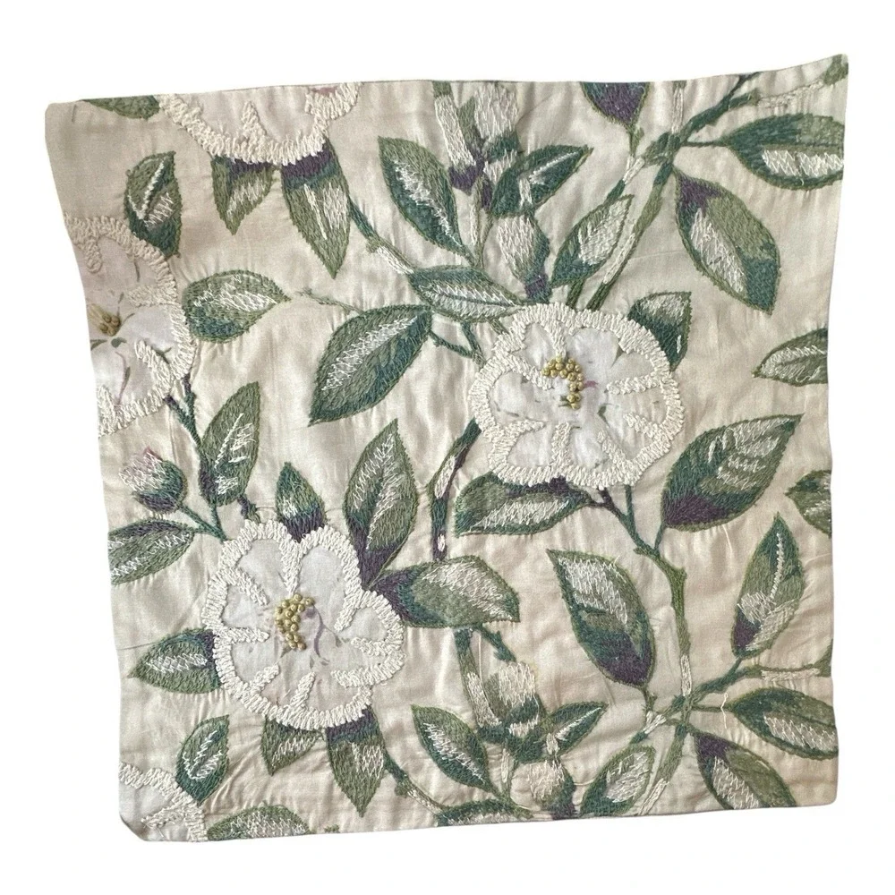 New Pottery Barn Vintage Islands Magnolia Embroidered Pillow Cases Set Of 2